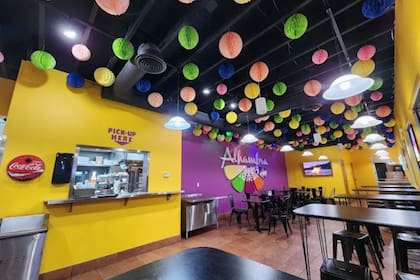 Alhambra Shawarma es un negocio de comida que reúne las tradiciones familiares de Daniel y Violeta (Instagram/alhambrautah)