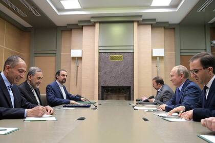 Ali Akbar Velayati está imputado por los delitos de homicidio calificado doblemente agravado