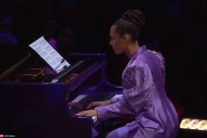 Alicia Keys intepretó una sonata de Beethoven, que Kobe Bryant intentó tocar durante varias semanas.