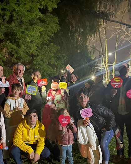 Alicia se recibió de abogada y festejó con toda su familia