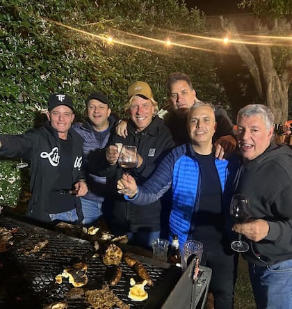 Alienta a Franco, siempre, y han organizado encuentros abiertos por su difusión en las redes de la peña