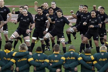 All Blacks y Springboks definirán el primer finalista del Mundial