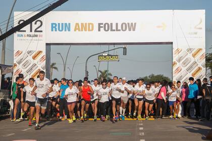 Allá van los 3000 corredores de los 10K de Carolina Herrera 2016