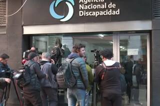 Ordenan 25 allanamientos en busca de dinero, teléfonos y contratos de la Agencia de Discapacidad