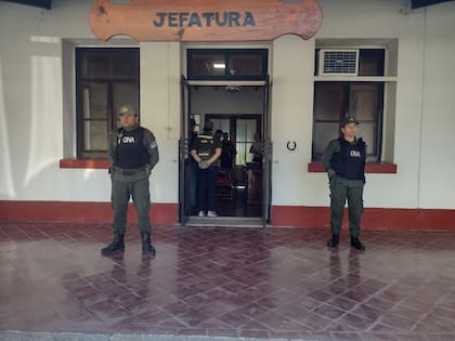 Allanamiento de la Gendarmería en el Escuadrón de Caballería de Blindados 2 (ex Regimiento de Caballería 12) de Gualeguaychú, en una causa por abuso sexual