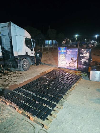 Allanamiento de un camión con droga en la frontera con Bolivia