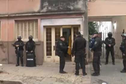 Allanamiento en la casa de Claudio Barrelier, el principal sospechoso de la desaparición de Agostina Vega, la niña de 14 años