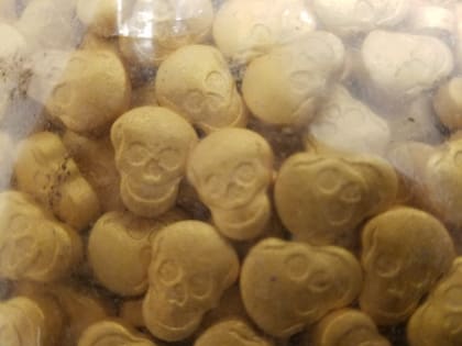 Allanamientos con siete detenidos y secuestro de 13 mil pastillas de éxtasis y 500 kilos de marihuana