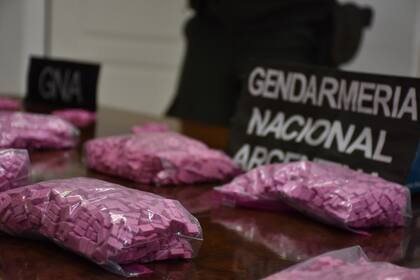 Allanamientos con siete detenidos y secuestro de 13 mil pastillas de éxtasis y 500 kilos de marihuana