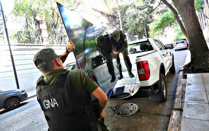 Allanamientos en el departamento del senador Kueider llevados a cabo por Gendarmería