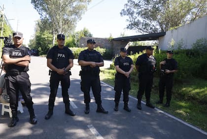 Allanamientos en la quinta de Villa Rosa en el marco de la causa Sur Finanzas y la ruta del dinero AFA