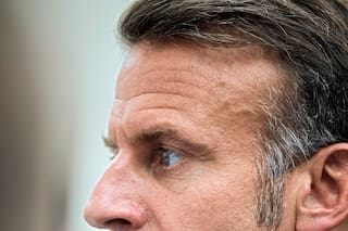 Allanan el palacio presidencial francés en una investigación sobre la adjudicación de homenajes nacionales