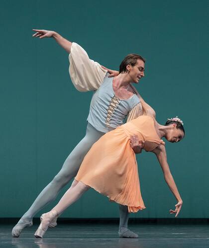 Federico Fernández y Macarena Giménez en "Allegro brillante" de Balanchine