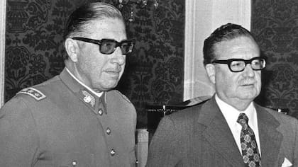 Allende designó a Pinochet como comandante en jefe del Ejército el 23 de agosto de 1973, pocos días antes del golpe definitivo del 11 de septiembre