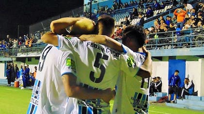 Almagro goleó a Chacarita