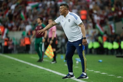 Almirón, en su última función al frente de Boca, durante la final de la Copa Libertadores frente a Fluminense, en el estadio Maracaná