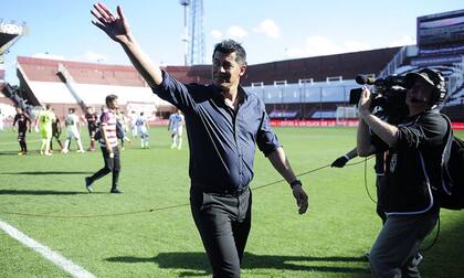 Almirón no podrá dirigir en Las Palmas