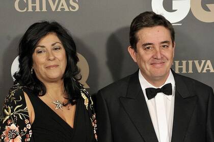 Almudena Grandes y Luis García Montero asisten a los "Premios de la Revista GQ 2010" en el Hotel Palace el 22 de noviembre de 2010 en Madrid, España