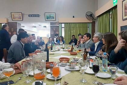 Un almuerzo con polémica en Jujuy: sin distancia ni protocolos en los festejos de Evo Morales por su regreso a Bolivia