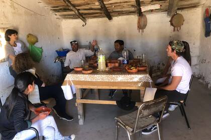 Almuerzo en la casa de la familia Flores, en la localidad de El Moreno, en la Quebrada de Humahuaca