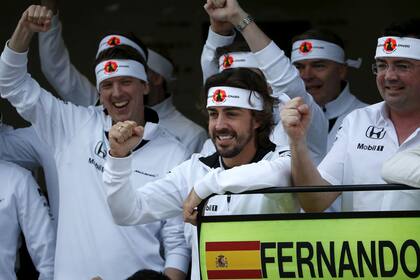Alonso no tuvo el mejor festejo de sus 250 Grandes Premios y fue sancionado
