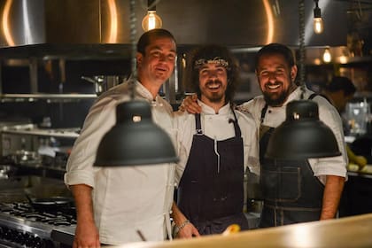 Alo’s recibe a Nacho Trotta y Alejandro Lucchetti para una cena especial junto al chef Alejandro Féraud