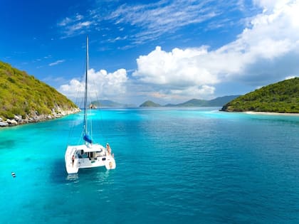 Alquilar velero para recorrer las islas es un clásico de las British Virgin Islands.