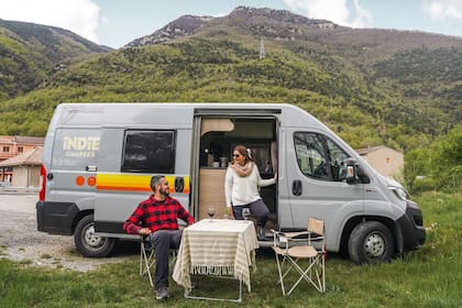 Alquilaron una camper para recorrer Cataluña por 4 días y experimentar esa forma de viajar y vivir sobre ruedas.