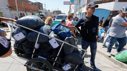 Alrededor de 500 allanamientos fueron ordenados por el juez federal Federico Villena en el marco de una investigación por falsificación de marcas en La Salada