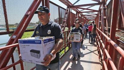 Alrededor de 500 allanamientos fueron ordenados por el juez federal Federico Villena en el marco de una investigación por falsificación de marcas en La Salada