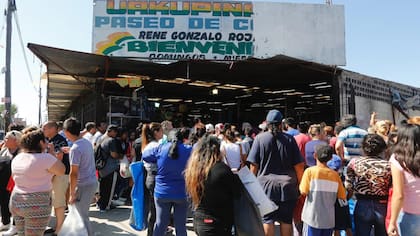 Alrededor de 500 allanamientos fueron ordenados por el juez federal Federico Villena en el marco de una investigación por falsificación de marcas en La Salada