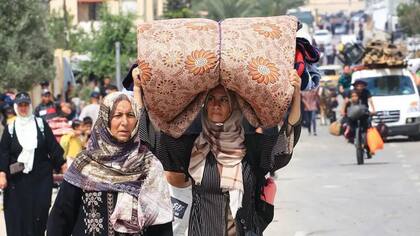 Alrededor de un millón de personas huyeron de Rafah, en el sur de Gaza, en mayo de 2024, después de que Israel lanzara una invasión terrestre