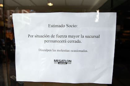 Alrededor del mediodía un hombre de 67 años se suicidó con arma de fuego en el gimnasio Megatlon de La Imprenta,