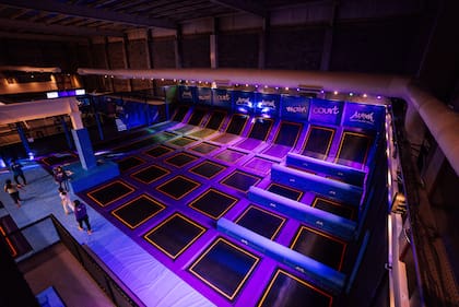 Altitude cumple el sueño de todo chico: un parque de camas elásticas.