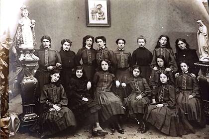 Alumnas del colegio Santa Rosa