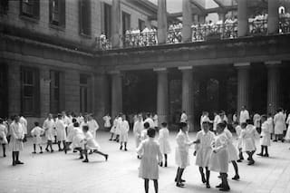 Revolución de las aulas: la era de las escuelas palacio en la ciudad