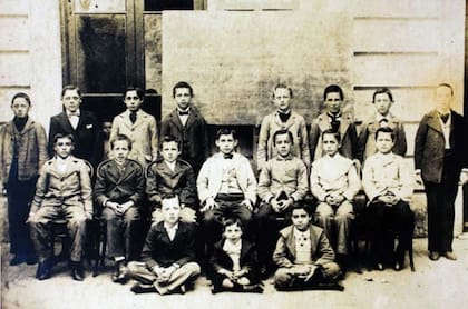 Alumnos de la escuela Rawson, ca. 1929.