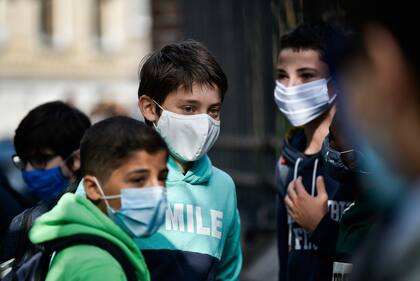 Alumnos de la escuela secundaria Sacre Coeur de Lindthout, en Bruselas, hoy
