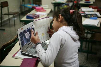El Plan Sarmiento promueve la incorporación de tecnología en las aulas
