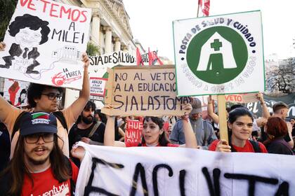 Alumnos, docentes y partidos políticos reclaman más presupuesto para las universidades nacionales