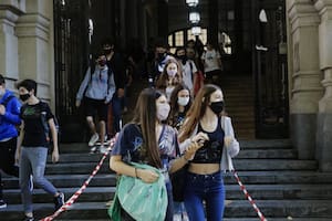 Colegio Nacional Buenos Aires: el centro de estudiantes avala el paro docente