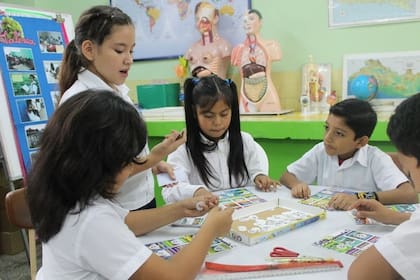  Alumnos en una escuela en El Salvador 
