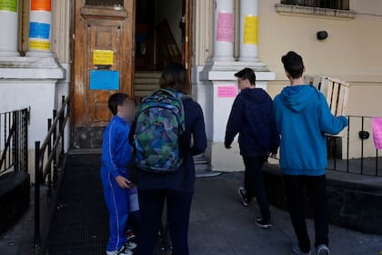 Alumnos secundarios, en CABA