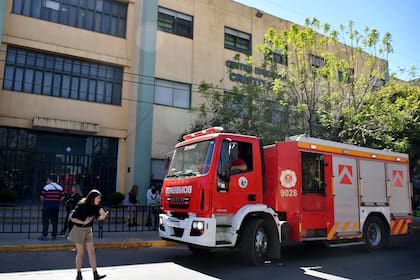 Alumnos sufrieron quemaduras durante un experimento de química en una escuela de Córdoba