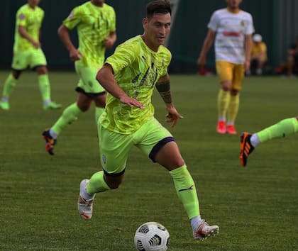 Alvarenga, de 25 años, en acción durante un partido de la Premier League de Ucrania.