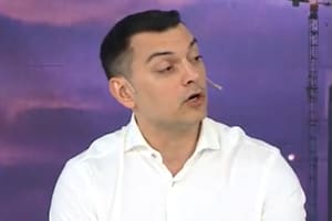 Álvarez Agis explicó qué implica el impuesto al efectivo que propone y otra vez Milei lo cruzó