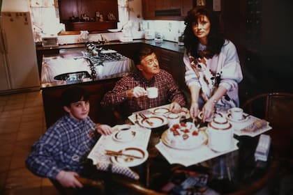 Álvaro, Lucho y María del Carmen en el chalet que compartieron durante años en el Bajo Belgrano