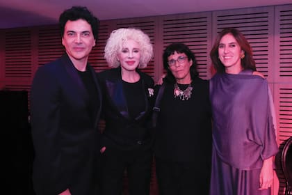 Álvaro Rufiner, Nacha Guevara, Daniela
Thomas y Victoria Noorthoorn.