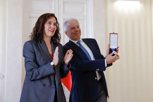 Madrid otorga la Medalla Internacional de las Artes a Mario Vargas Llosa