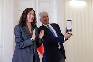 Madrid otorga la Medalla Internacional de las Artes a Mario Vargas Llosa